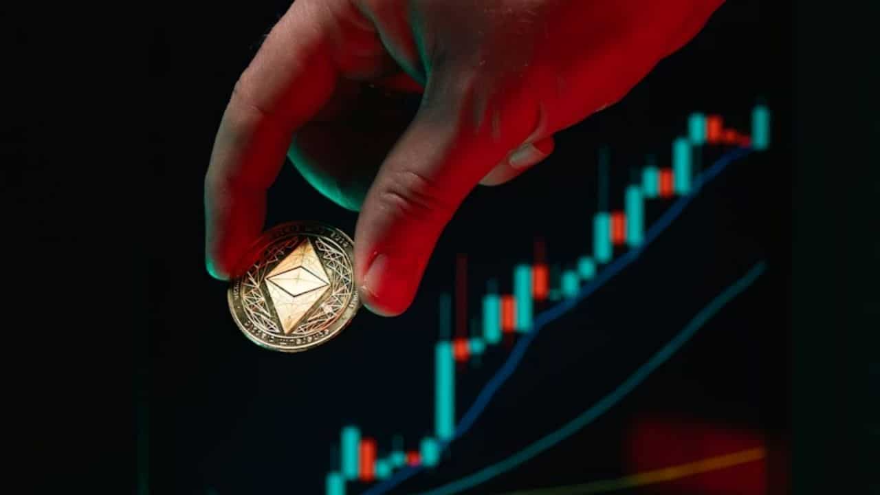 Crypto Market Remains Fragile Despite Bitcoin Hitting Two-Week High