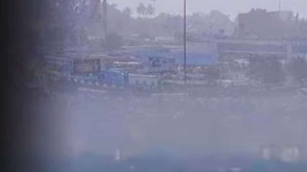 Kolkata Pollution Surpasses Delhi as City Chokes Under Smog