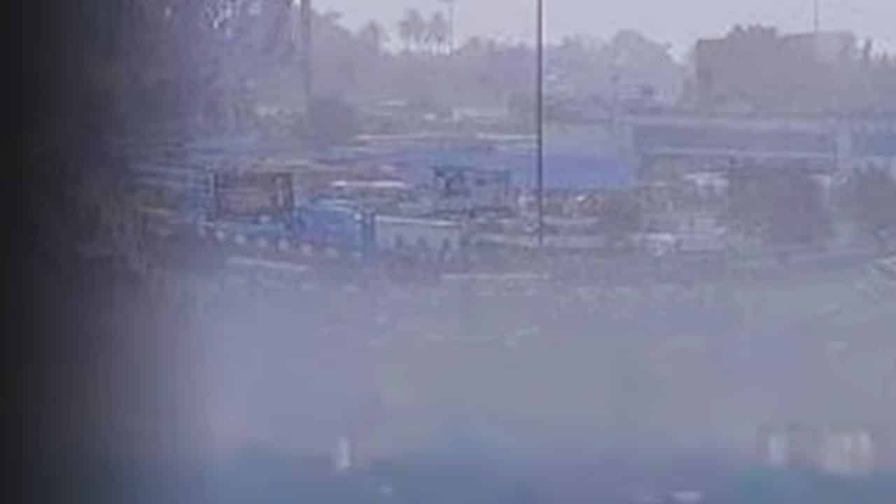 Kolkata Pollution Surpasses Delhi as City Chokes Under Smog