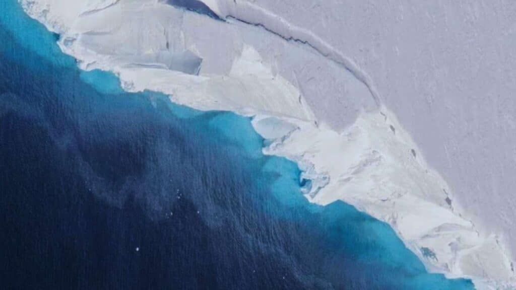 Warm Ocean Currents Speed Up Antarctic Ice Shelf Melt, Study Finds